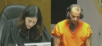 Pantalla dividida con una jueza vestida de negro a la izquierda y un hombre con uniforme naranja y auriculares a la derecha