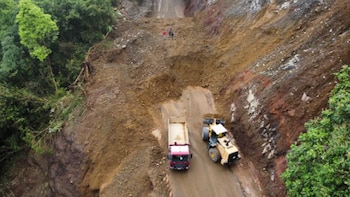Ruta 32 ampliada a cuatro carriles presenta derrumbes e inestabilidad fuera de Braulio Carrillo, en Costa Rica