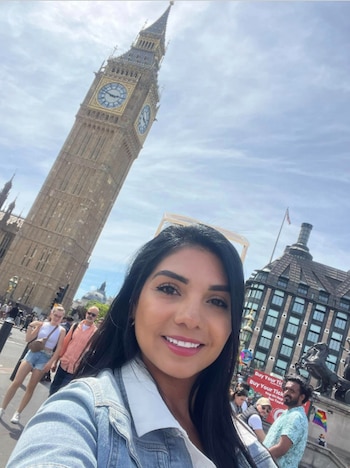 Mayra, de 42 años, era una exitosa agente de bienes raíces que viajó por todo el mundo por lo que sus conocidos se sorprendieron de su captura Foto: FB Mayra V.