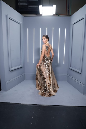 El look de Juana Viale para reemplazar a Mirtha Legrand en su programa