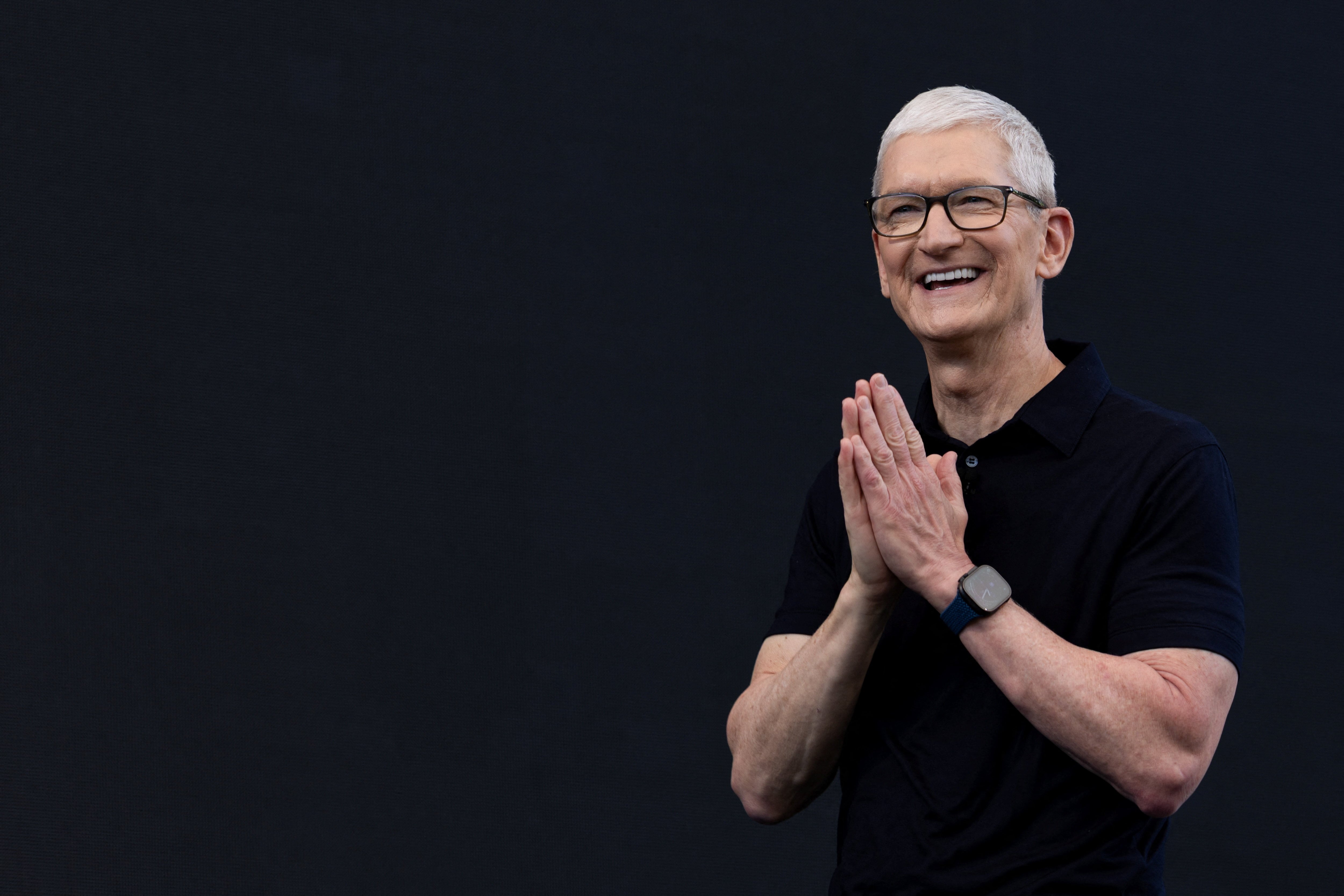 Tras 15 años de estabilidad bajo Tim Cook, la empresa entra en una transición que incluye salidas y reacomodos de ejecutivos históricos, con el desafío de sostener cultura operativa y velocidad de producto en un mercado más competitivo y cambiante - REUTERS/Carlos Barria