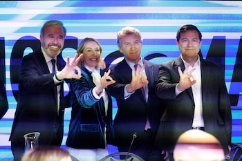 Feijóo posa con Azcón, Guardiola