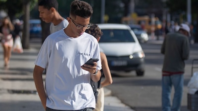 Usa Google Maps sin agotar tu batería: cómo activar la navegación en blanco y negro