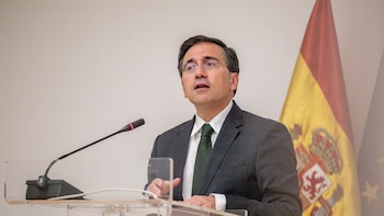 Albares avisa a Israel de que Líbano "tiene el mismo derecho a un Estado" y que las democracias "no violan los DDHH"