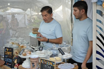 Más de 80 emprendedores ofreceran sus productos en los principales parques de la capital. Cortesía: Municipalidad de San José