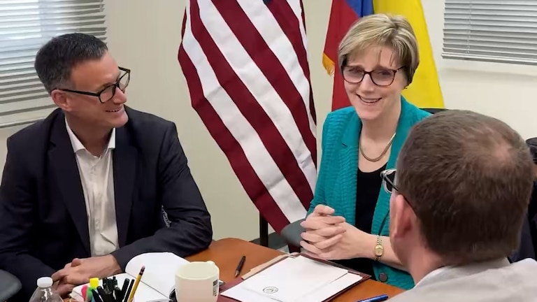 La encargada de negocios de EEUU en Venezuela presentó un programa de tres pasos: “El trabajo ya comenzó” La encargada de negocios de EEUU en Venezuela presentó un programa de tres pasos: “El trabajo ya comenzó”