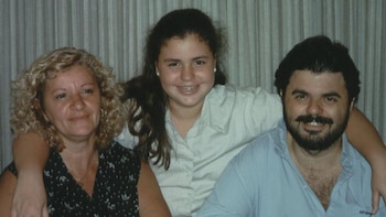 “Fui ciega una semana por lo emocional”: Karina Hernández y la experiencia de ser la hija oyente de padres sordos