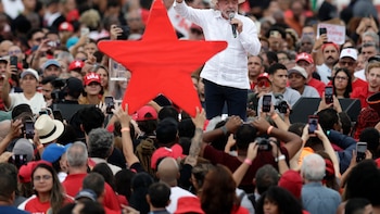 Lula criticó a Flávio Bolsonaro por negar el cambio climático: “Es irresponsable de quien aspira a gobernar un país”