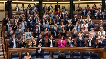 Cargos del PSOE afean a