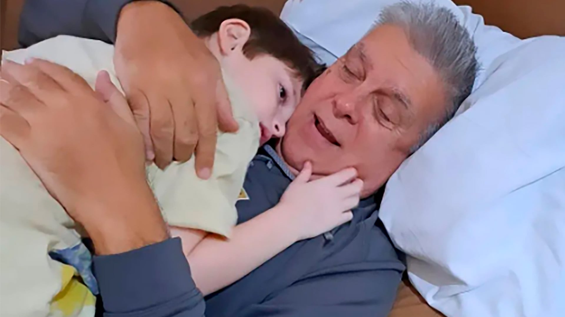 Luis Ventura en un momento famliar junto con Antonio