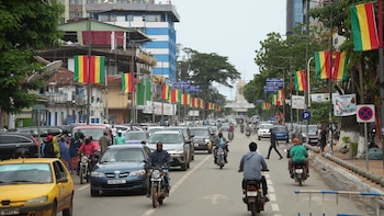 Al menos 30 muertos tras un derrumbe en un vertedero de Conakry