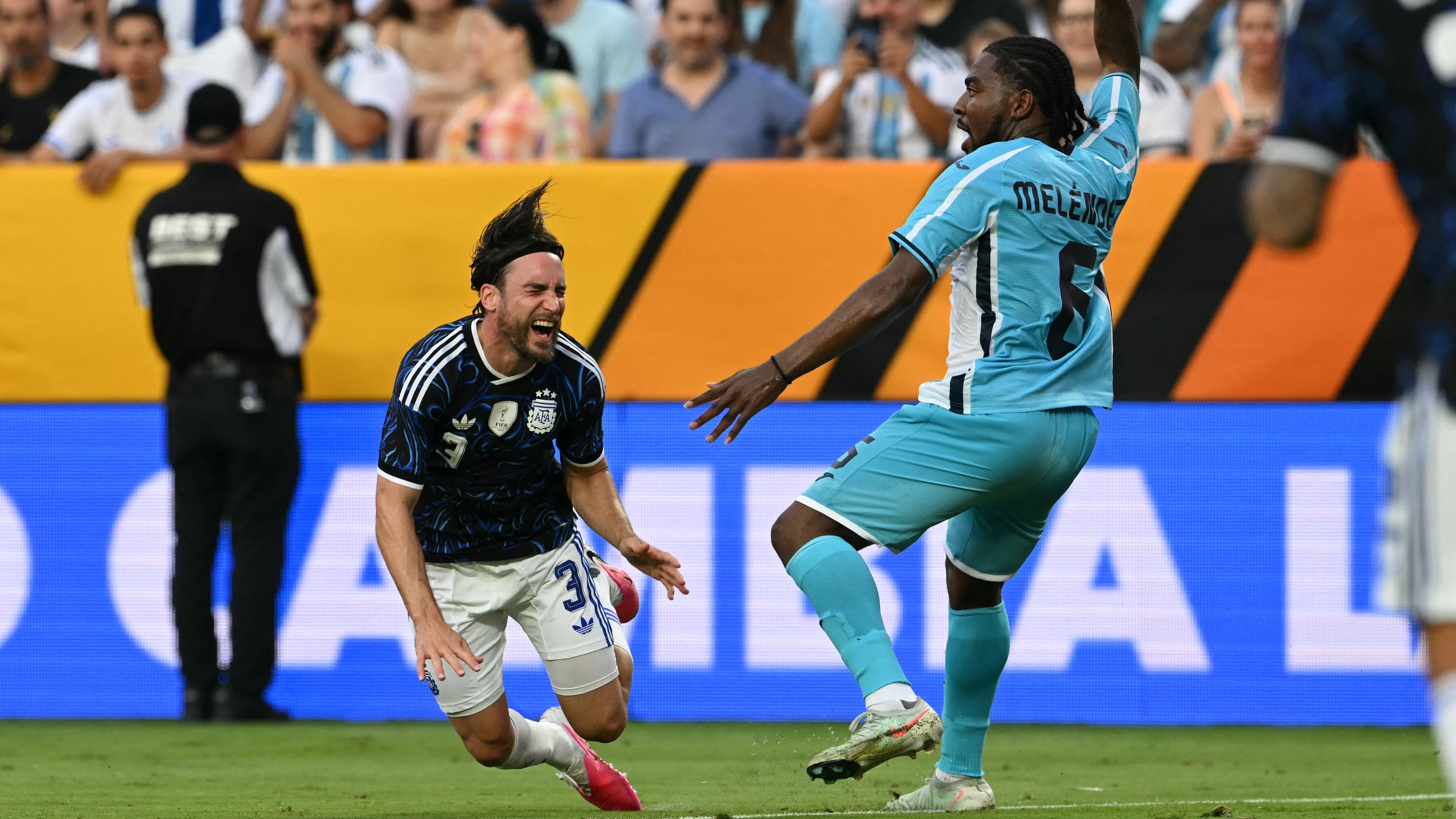 Tagliafico había jugado 45 minutos del amistoso contra Honduras (Foto: RONALDO SCHEMIDT / AFP)