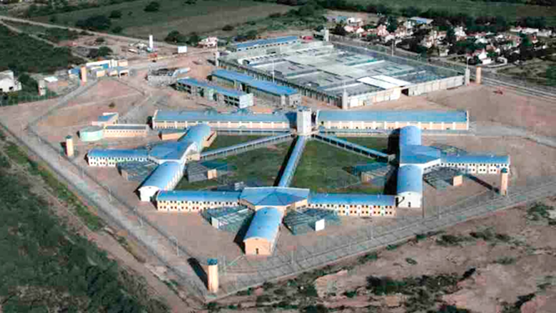 Descubren intento de introducir bebidas alcohólicas a cárcel de Córdoba