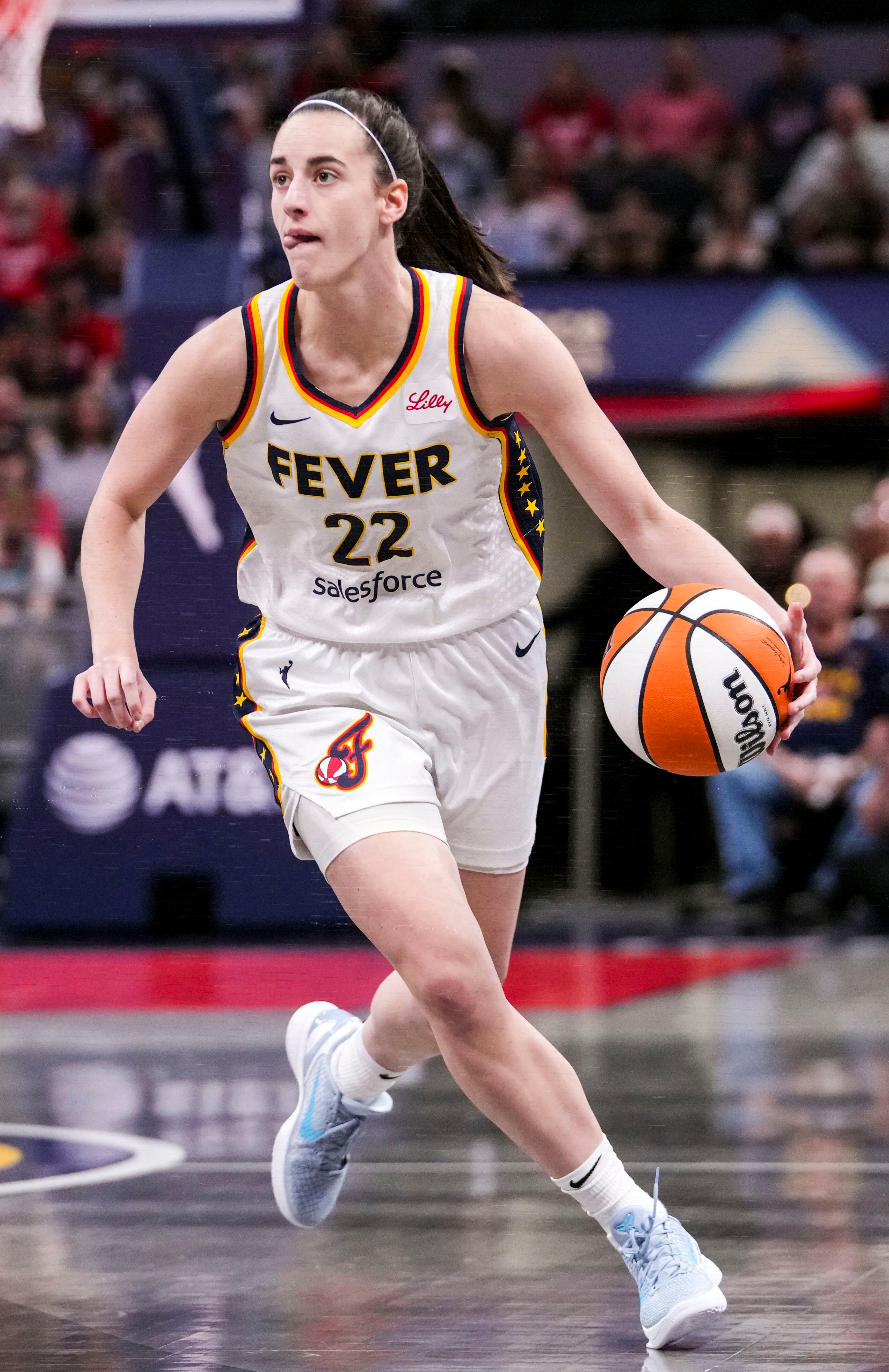 El fenómeno Clark impulsa la comercialización del deporte femenino y eleva la visibilidad de la liga (Mandatory Credit: Grace Smith/Imagn Images via Indianapolis Star)