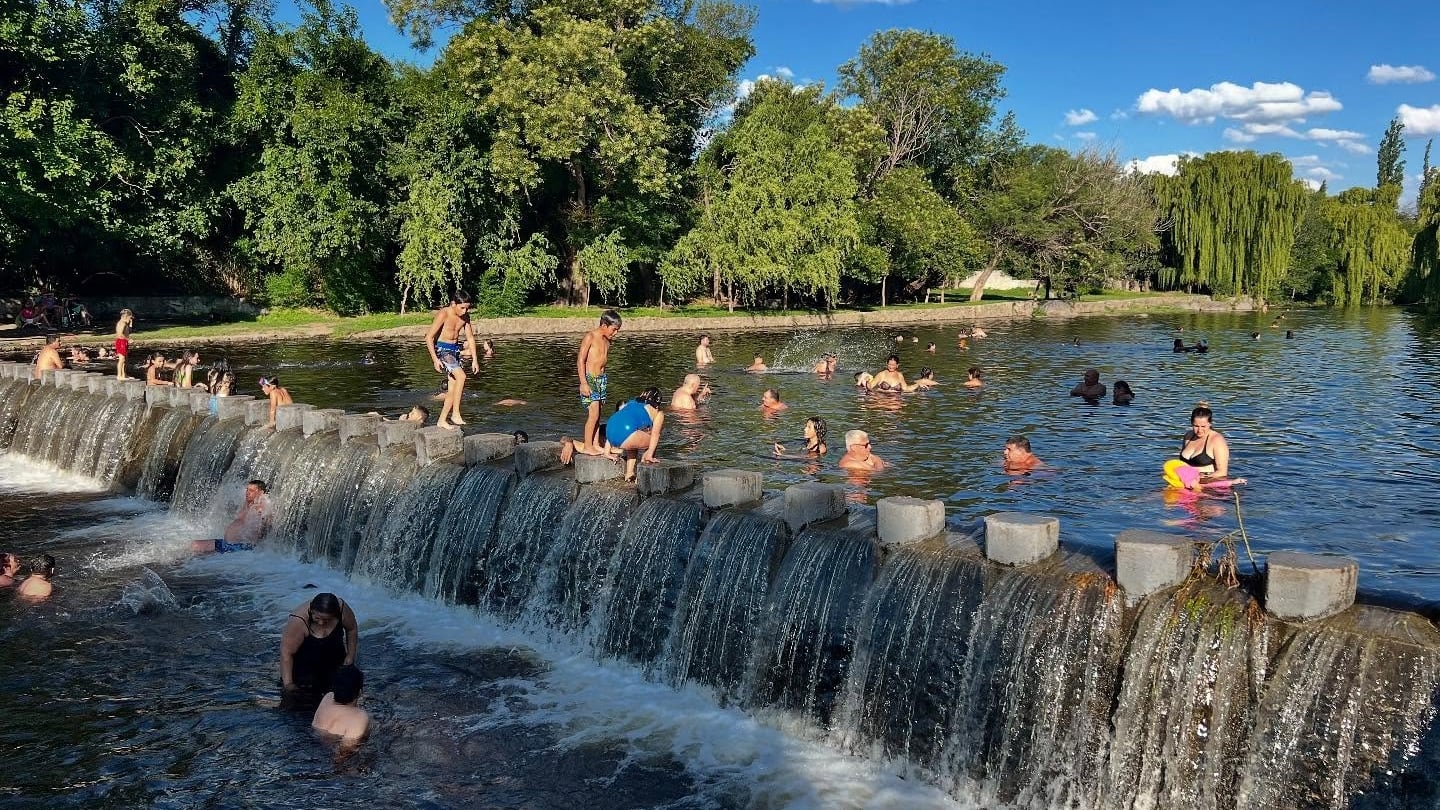 El Balneario Municipal de Salsacate reúne playas de arena y aguas poco profundas sobre el río Jaime (Instagram/@turismosalsacate)
