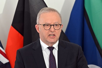El primer ministro Anthony Albanese advirtió que la empresa de tecnología enfrentará consecuencias legales por la brecha de seguridad. (EFE/EPA/MICK TSIKAS AUSTRALIA AND NEW ZEALAND OUT)