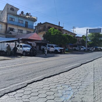 Agentes de seguridad en Teloloapan