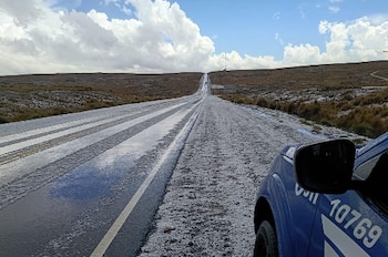 Así quedaron las rutas en Córdoba, cubiertas de granizo