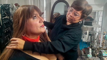 El espacio secreto porteño en el que los hombres se convierten en mujeres: el relato de Mirna, la clienta más fiel