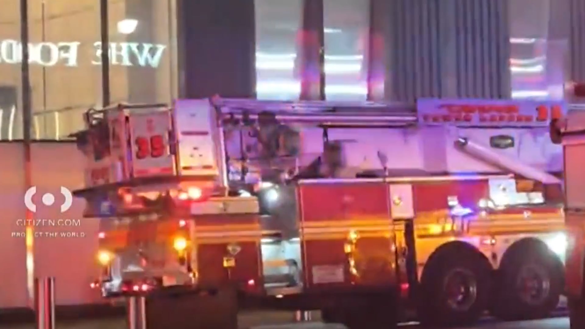 La emergencia en Penn Station obliga al despliegue de 141 bomberos y 46 camiones para controlar las llamas en un túnel del río Hudson