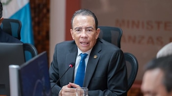 La delegación oficial expuso ante el organismo internacional los proyectos legislativos enfocados en transparencia financiera y el impulso de condiciones favorables para la inversión extranjera, además de discutir políticas monetarias y fiscales vigentes (Foto cortesía Ministerio de Finanzas Públicas)