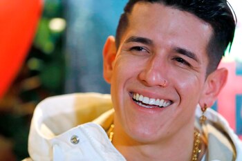 En la imagen, el artista urbano puertorriqueño Lenny Tavárez. EFE/Carlos Durán Araújo/Archivo