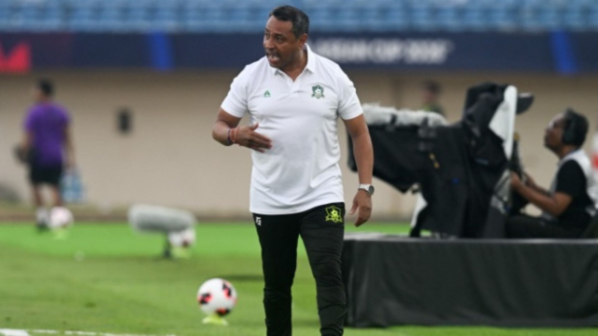 Nolberto Solano dio un paso en falso en el debut de la Copa FIFA ASEAN. - Crédito: PFF
