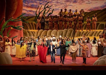 Varios artistas y personal de