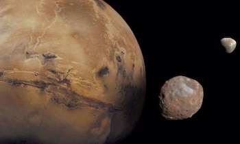 El astrónomo estadounidense Asaph Hall descubrió en 1877 las lunas Fobos y Deimos, caracterizadas por sus formas irregulares (ESA)