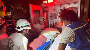 El Salvador: rescatan a una mujer que quedó atrapada por la crecida de un río mientras lavaba ropa