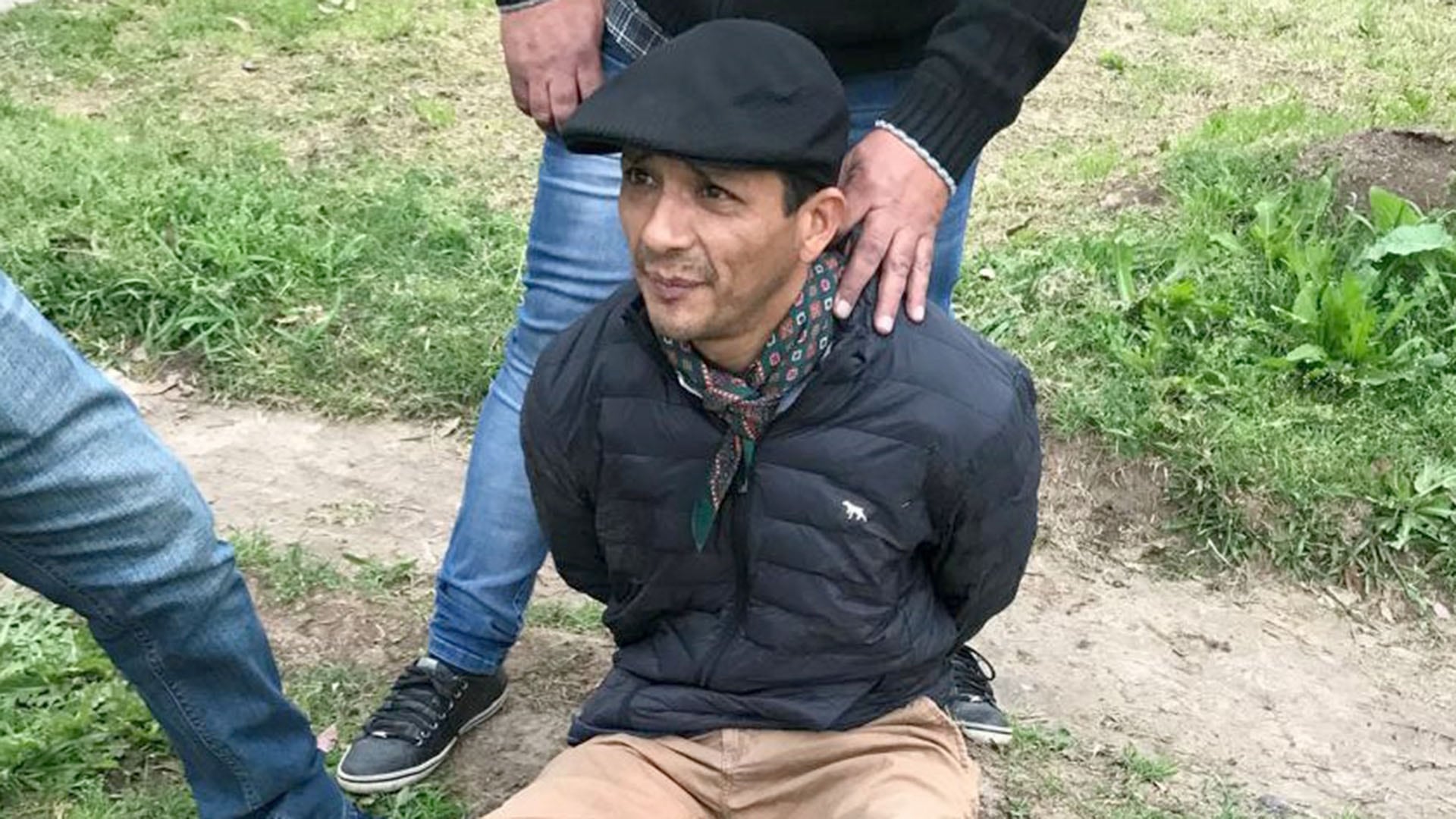 Pucheta tras ser detenido por los detectives de la Comisaría 5° de San Alberto