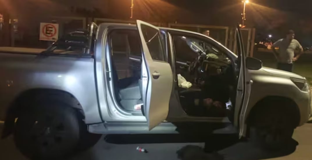 La camioneta en la que viajaba la adolescente de 17 años y Ariel Morán (Fuente: ABC Paraguay)