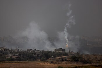 Beit Hanoun, en el norte de la Franja de Gaza, vista desde el sur de Israel, 30 de octubre de 2023. REUTERS/Amir Cohen/Archivo