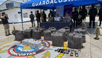 Cargamento decomisado por la Armada del Ecuador y la Policía Nacional.