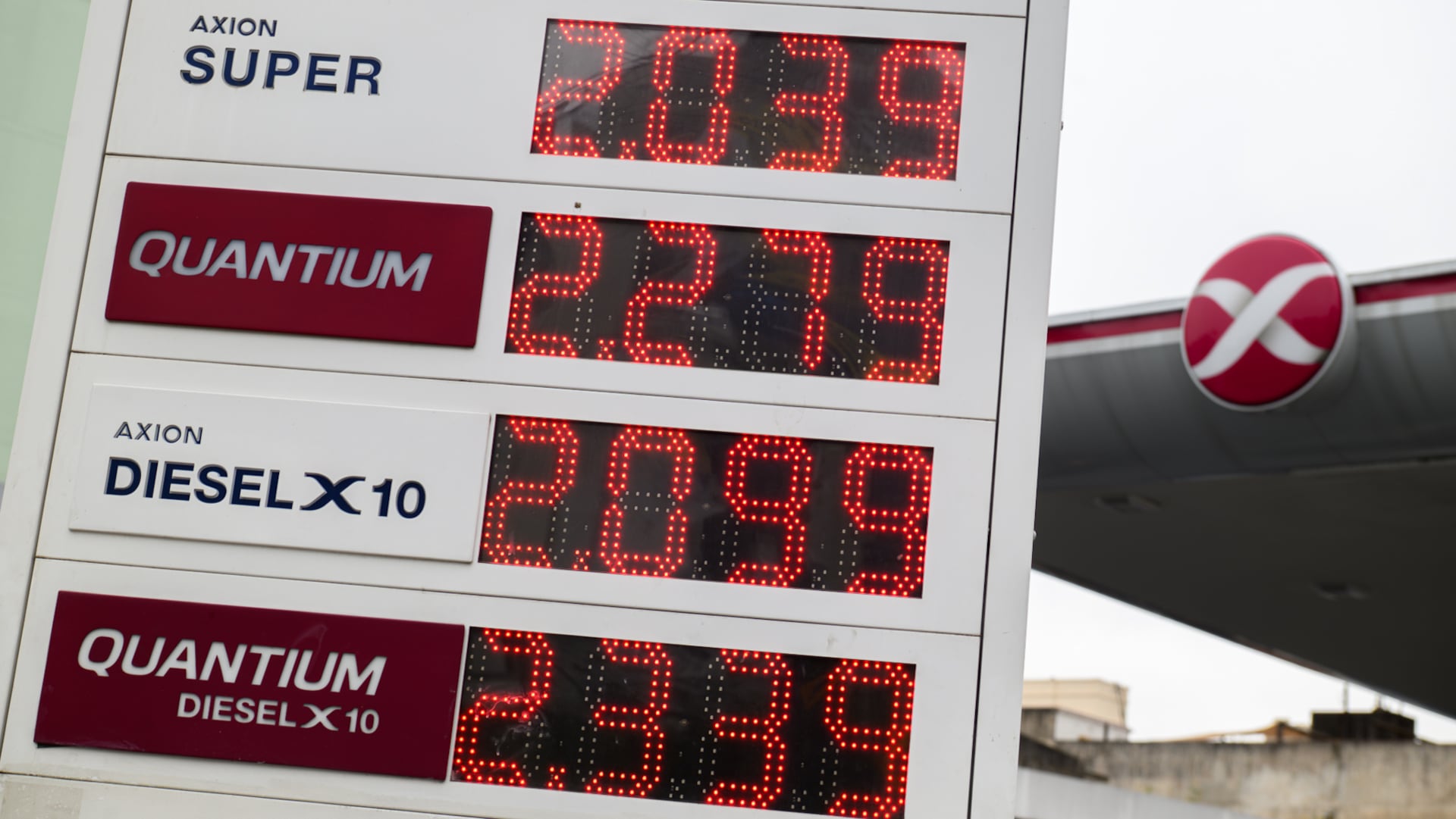 El mecanismo permite mantener precios estables en el corto plazo, aunque difiere parte del ajuste hacia adelante
Fotografía: Adrián Escandar