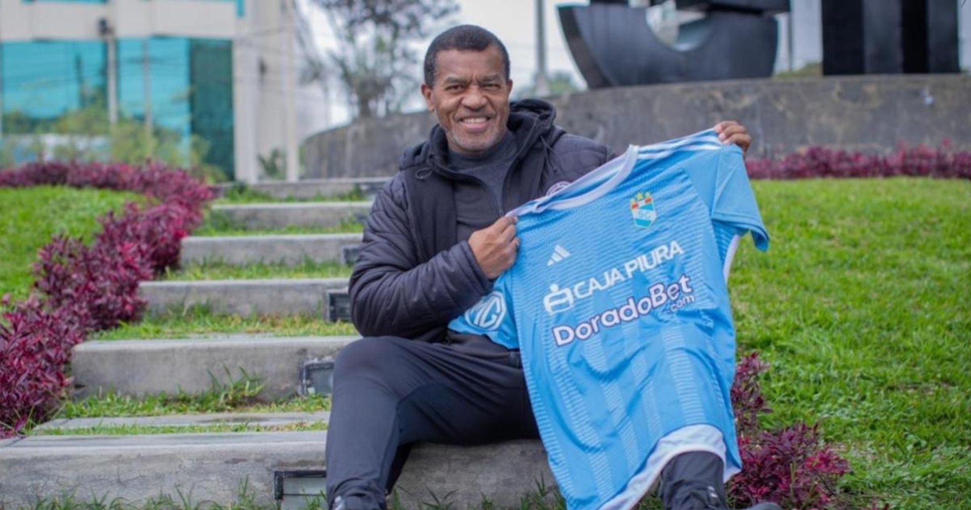 El director general de fútbol del club reconoció falencias del primer semestre y adelantó que el mercado sigue abierto, con posibles arribos y bajas por anunciar, mientras apunta a enderezar el rumbo competitivo (Sporting Cristal)