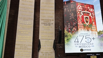 Diputados develan letras de oro a la UNAM y exigen presupuesto suficiente