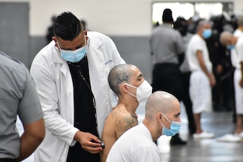 Centro de Confinamiento del Terrorismo CECOT, cárcel de máxima seguridad de El Salvador donde están recluidos miles de pandilleros y mareros