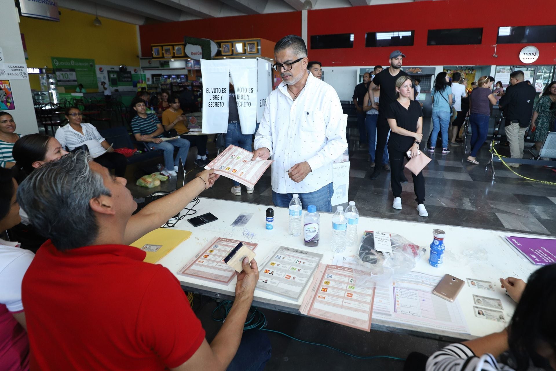 NE implementará una prueba piloto con 60 urnas electrónicas (Foto: Cuartoscuro(
