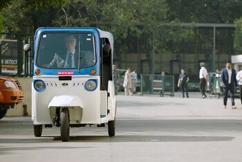 Gates visitó Senegal en octubre