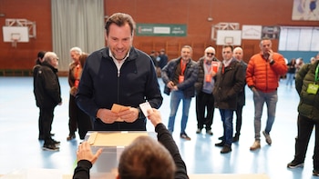 Un interventor de Vox increpa