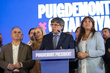 12/05/2024 El expresidente de la Generalitat de Catalunya y candidato de Junts a las elecciones catalanas, Carles Puigdemont, comparece tras el recuento de votos durante el seguimiento de la jornada electoral de elecciones autonómicas de Cataluña, en Jean Carrère Space, a 12 de mayo de 2024, en Argelès (Francia). Casi seis millones de catalanes han sido llamados a las urnas hoy, 12 de mayo, para elegir a su nuevo presidente autonómico para los próximos cuatro años. Hay 135 escaños en juego, en la que será la XIV legislatura de Cataluña, por lo que los candidatos de los diferentes partidos deben alcanzar una mayoría absoluta de 68 escaños para hacerse con la Presidencia.
POLITICA
Glòria Sánchez - Europa Press