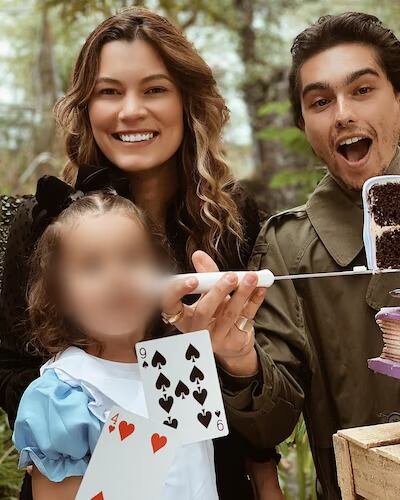 Luego de que el actor acusó de forma pública a la modelo de no dejarlo ver a su hija en el Día del Padre, internautas reviven su historia (X)