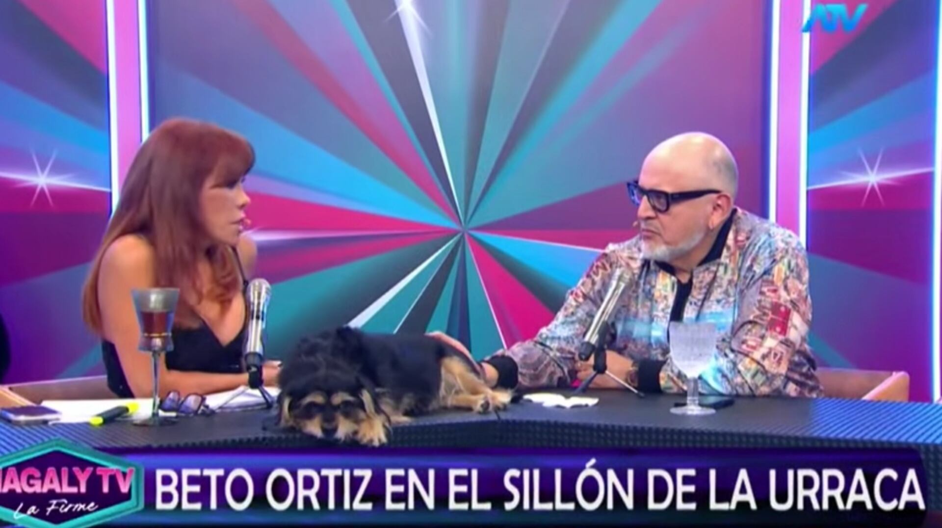 Magaly Medina le cuenta a Beto Ortiz que seguirá sus pasos y regresraá a la TV. Magaly TV La Firme