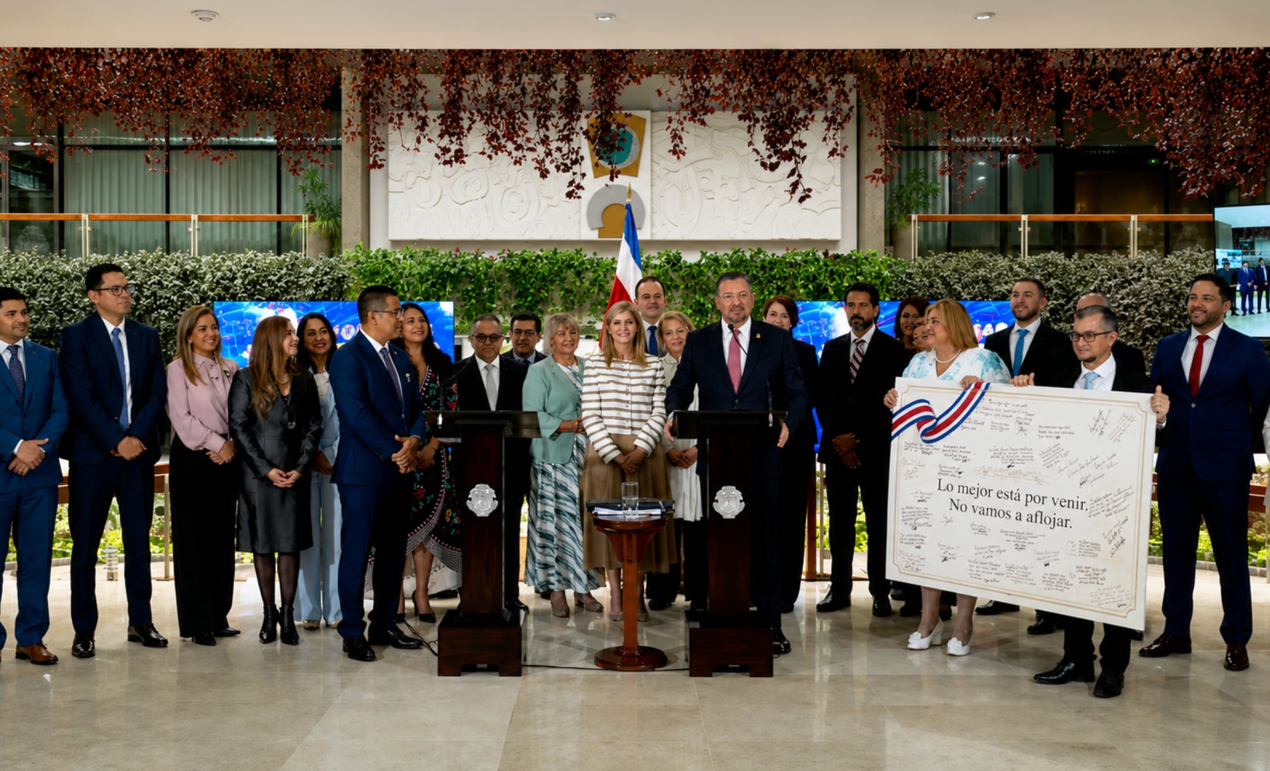 La presidenta afirmó que 31 diputados pertenecen a la fracción oficialista y fueron elegidos en elecciones democráticas. Cortesía: Transmisión Presidencia de la República