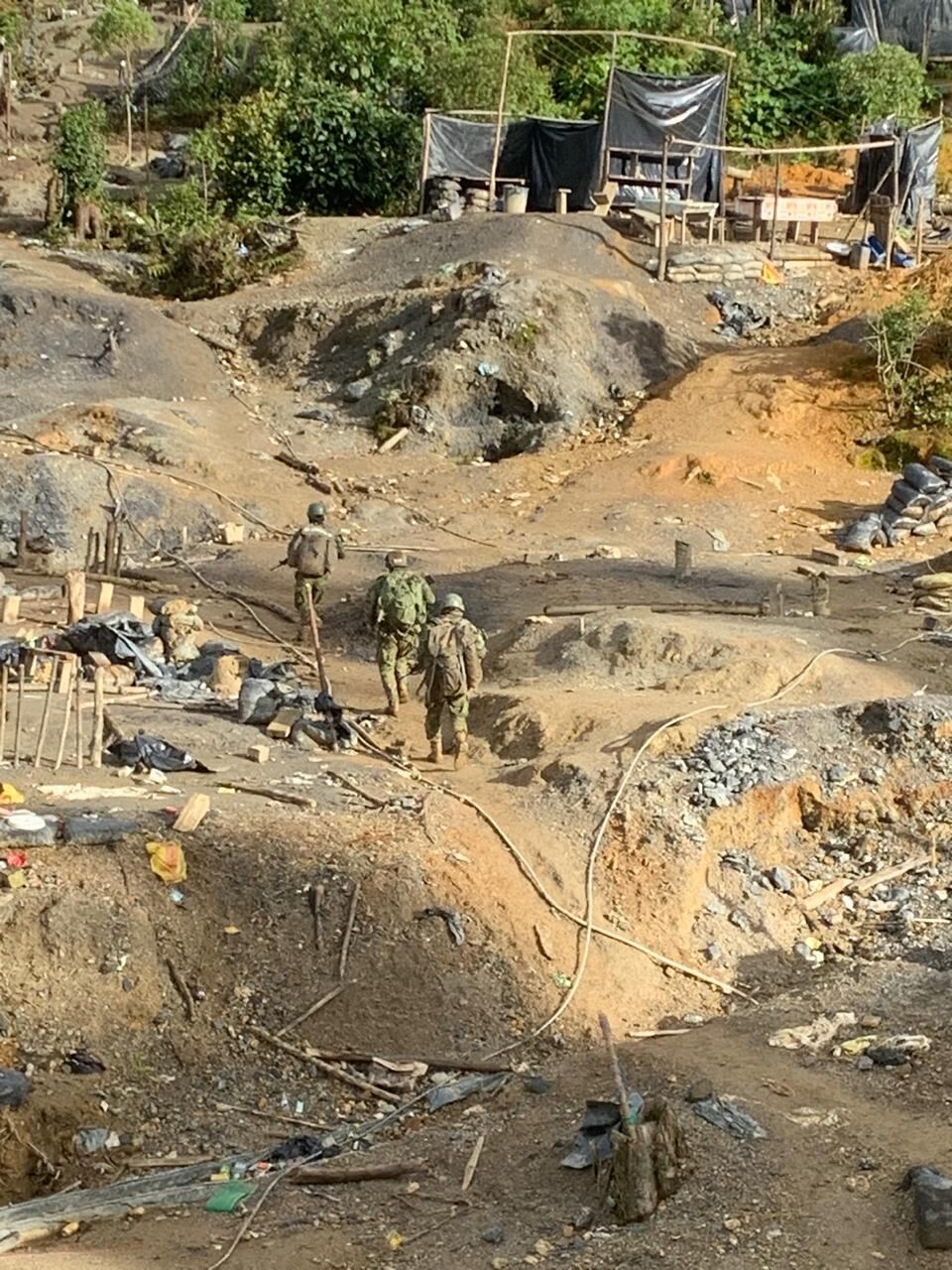 La zona de Buenos Aires, en Ecuador, es uno de los epicentros de minería ilegal. (Ejército Ecuador)