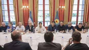 Reelecciones, PASO bonaerenses y construcción propia: qué dejó la reunión de Kicillof con sus intendentes