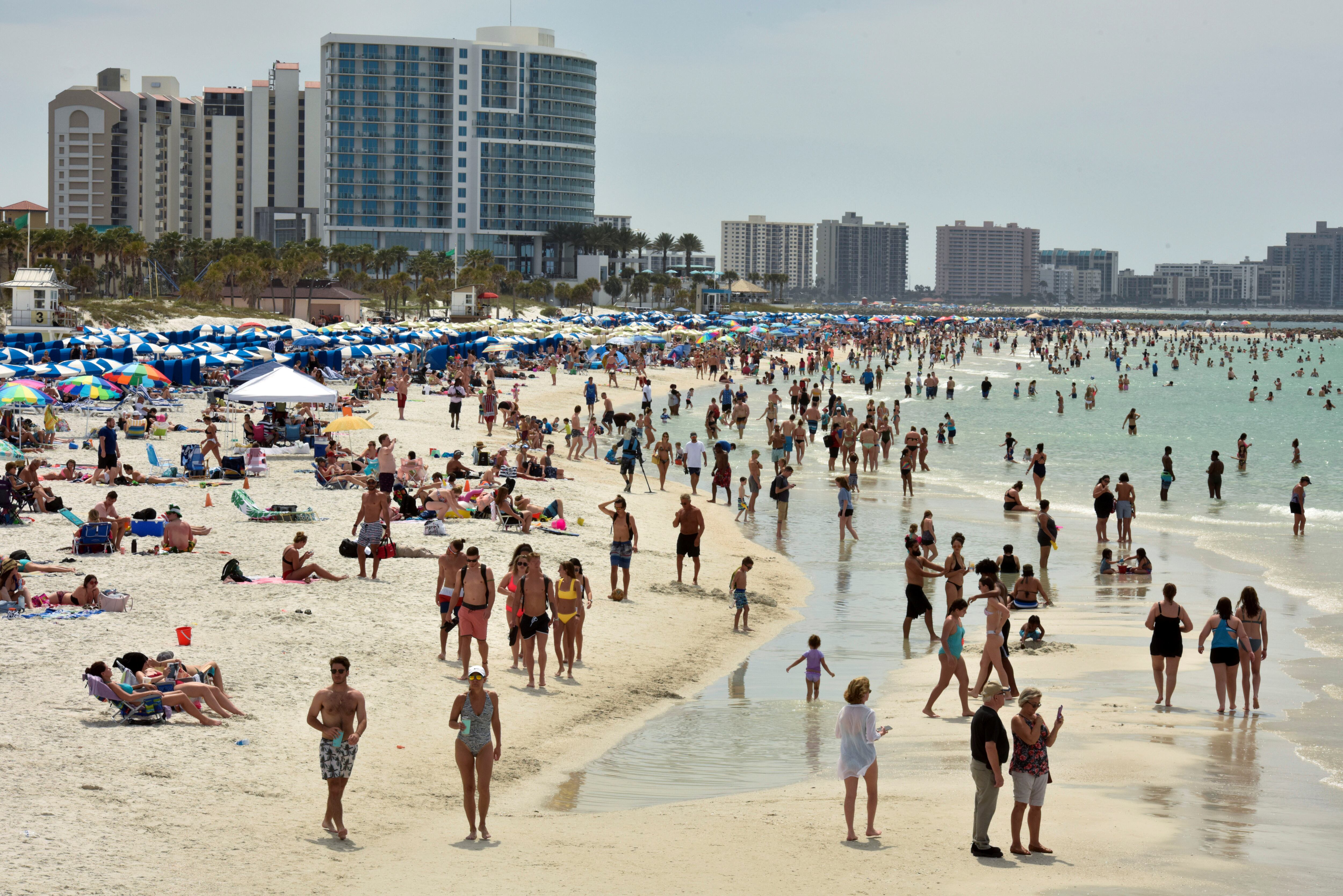 La playa de Clearwater Beach se ubica en el puesto 17 del ranking global, destacándose entre cientos de destinos internacionales de todos los continentes, según TripAdvisor (REUTERS/Steve Nesius)
