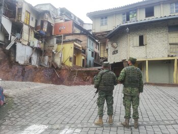 El personal militar del Comando