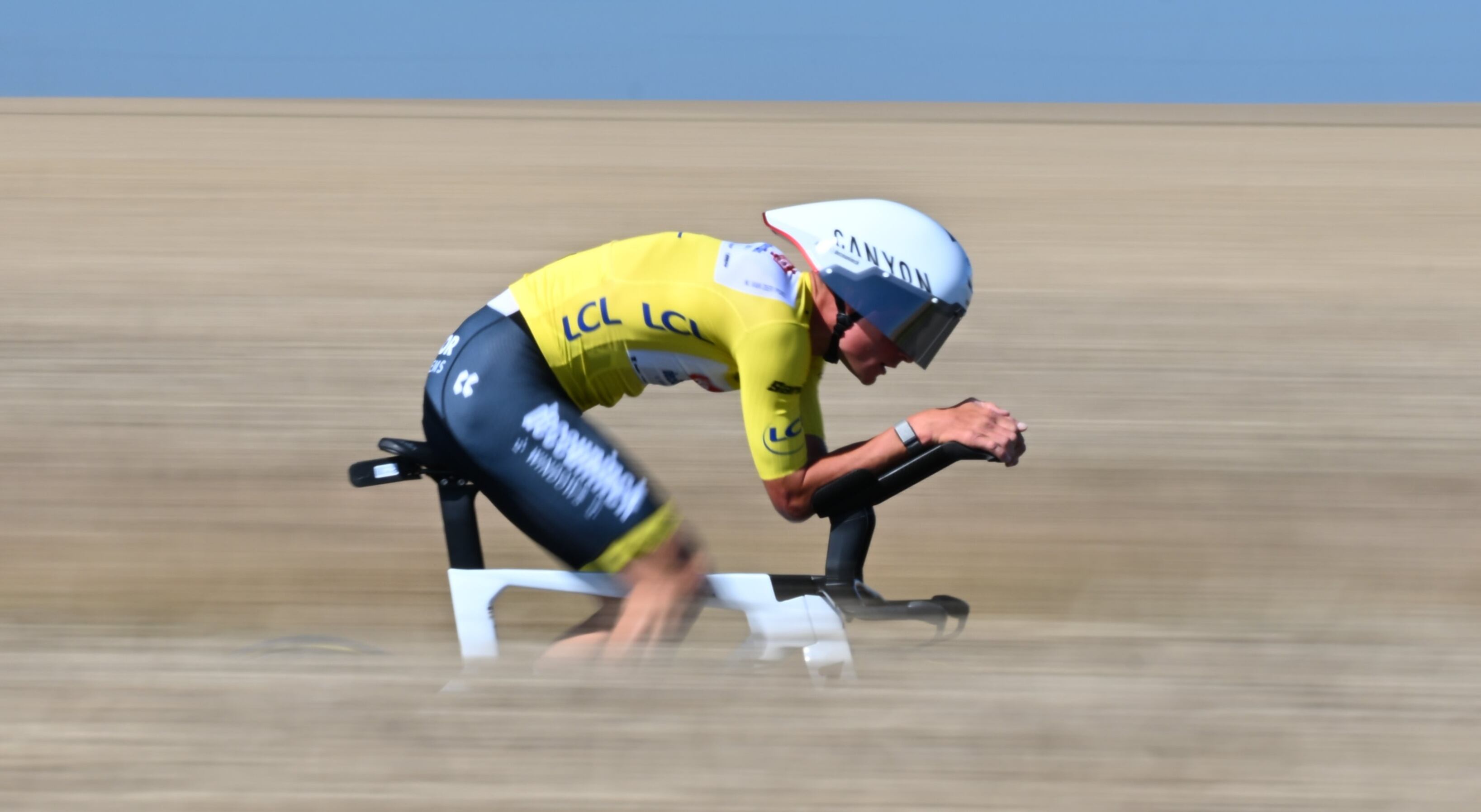 En una jornada que se caracterizará para los corredores velocistas, los colombianos esperan recortar tiempo en la clasificación general - crédito @LeTour / X